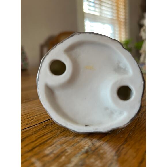 Little Miss Muffet Ceramic Figurine. 4.5" Tall. - Picture 3 of 3